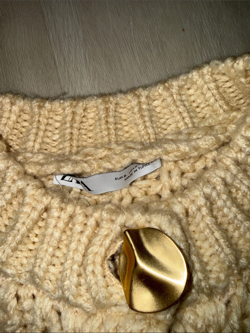Zara Cream Chunky Knit Cropped Cardigan with Gold Buttons - Picture 3 of 5